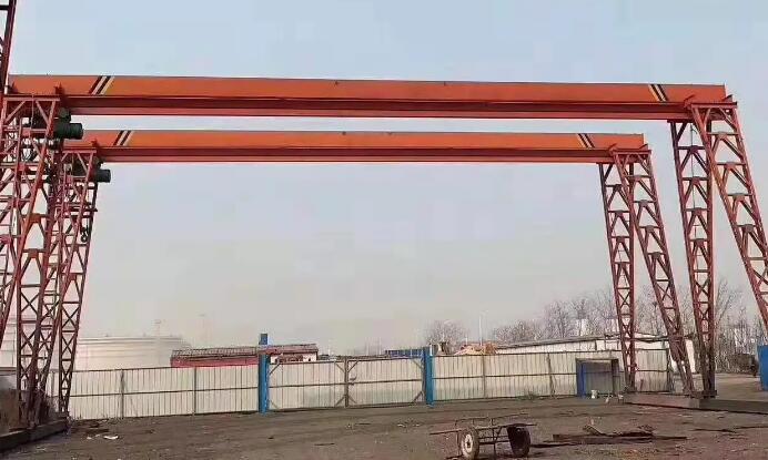龍門吊設(shè)備電動(dòng)機(jī)的絕緣層構(gòu)造，是根據(jù)電流量尺寸或是工作電壓多少明確?