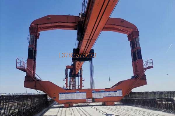 900噸輪胎提，900噸液壓運(yùn)梁車(chē)