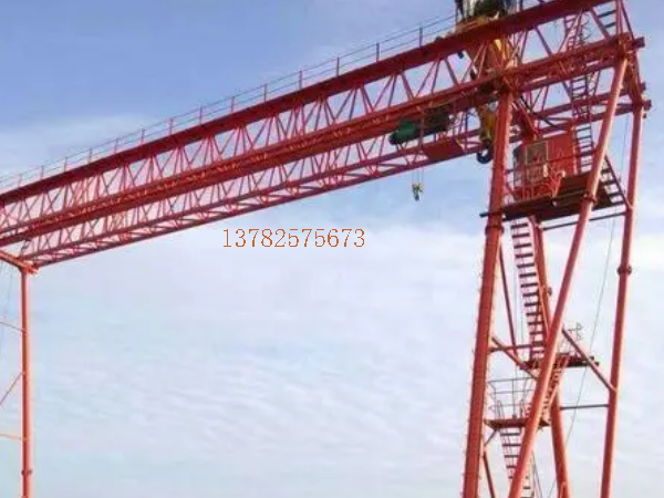 龍門吊起重機操作證的理論與實操培訓比例如何分配？
