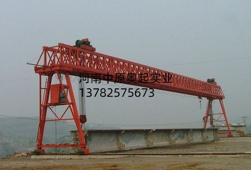 兩點也是在購買道路橋門式起重機(jī)時要注意的!